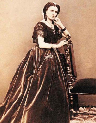 Teresa Stolz, Bohemian spinto soprano closely associated with Verdi’s works, was born in Kostelec nad Labem.