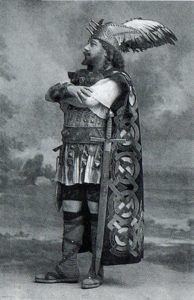 Catalan tenor Francisco Viñas, celebrated for Wagnerian roles including Tristan, Lohengrin, and Tannhäuser, was born in Moià, Spain.
