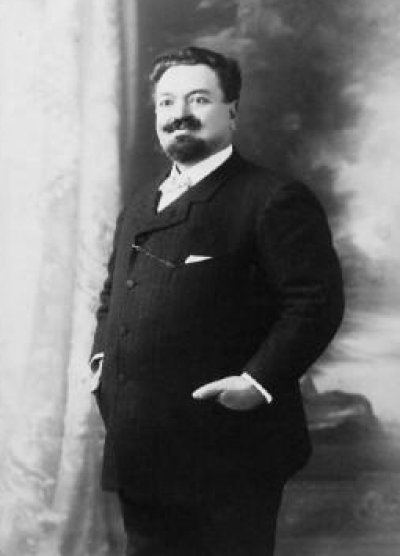 French tenor Léon Escalaïs, one of the leading dramatic tenors of the late nineteenth century and a celebrated interpreter of Meyerbeer and Verdi, was born in Cuxac-d'Aude.