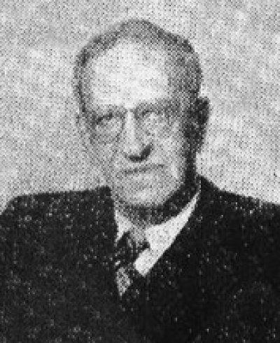Composer and conductor Oscar Straus, later known for operettas such as 