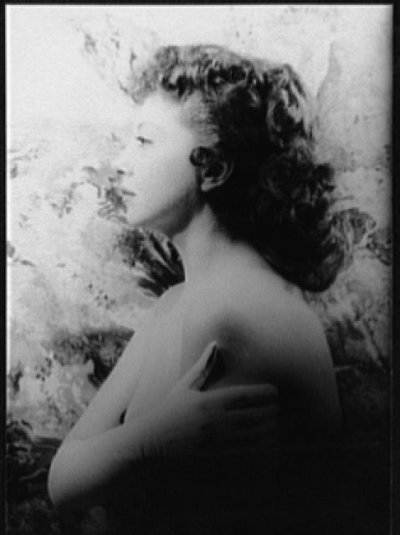 American coloratura soprano Beverly Sills died in New York City.